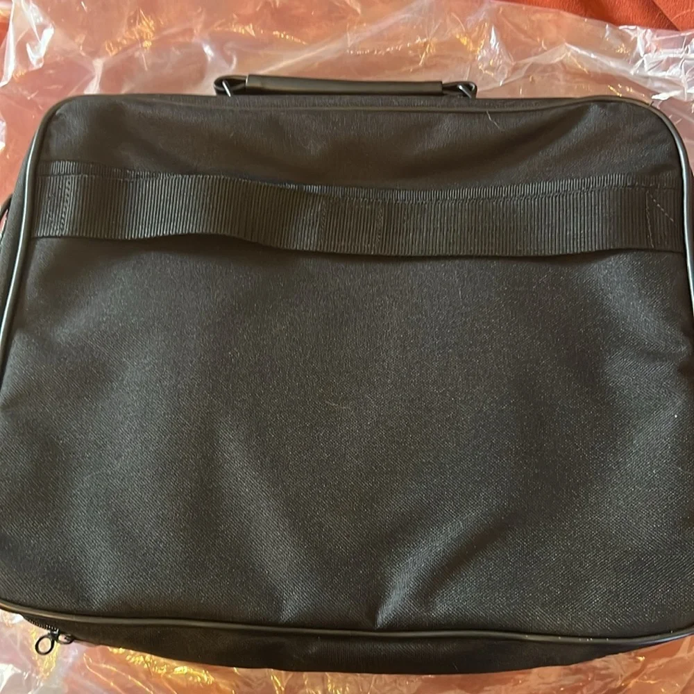 COPY - NWOT Black canvas Targus laptop bag/briefcase.